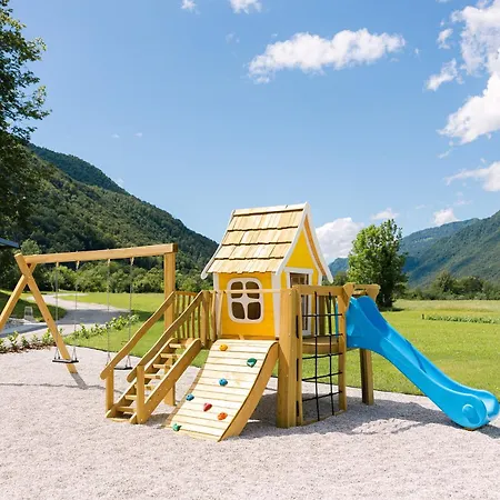 Soca River - Riverside 3*